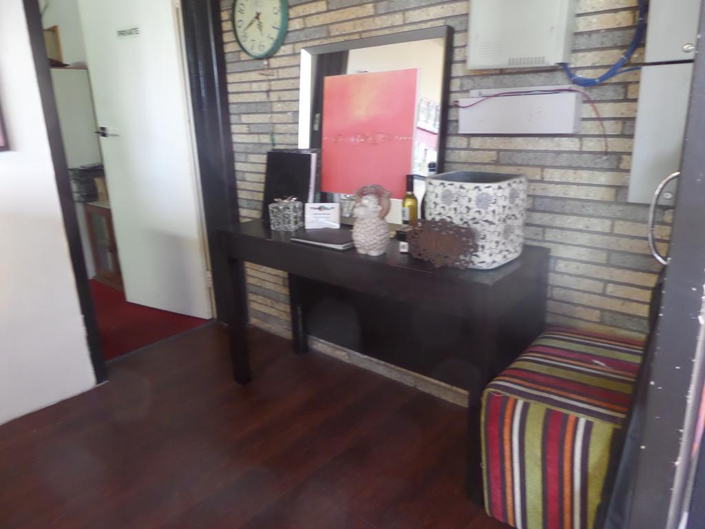 Motel Oasis Кингарой Экстерьер фото
