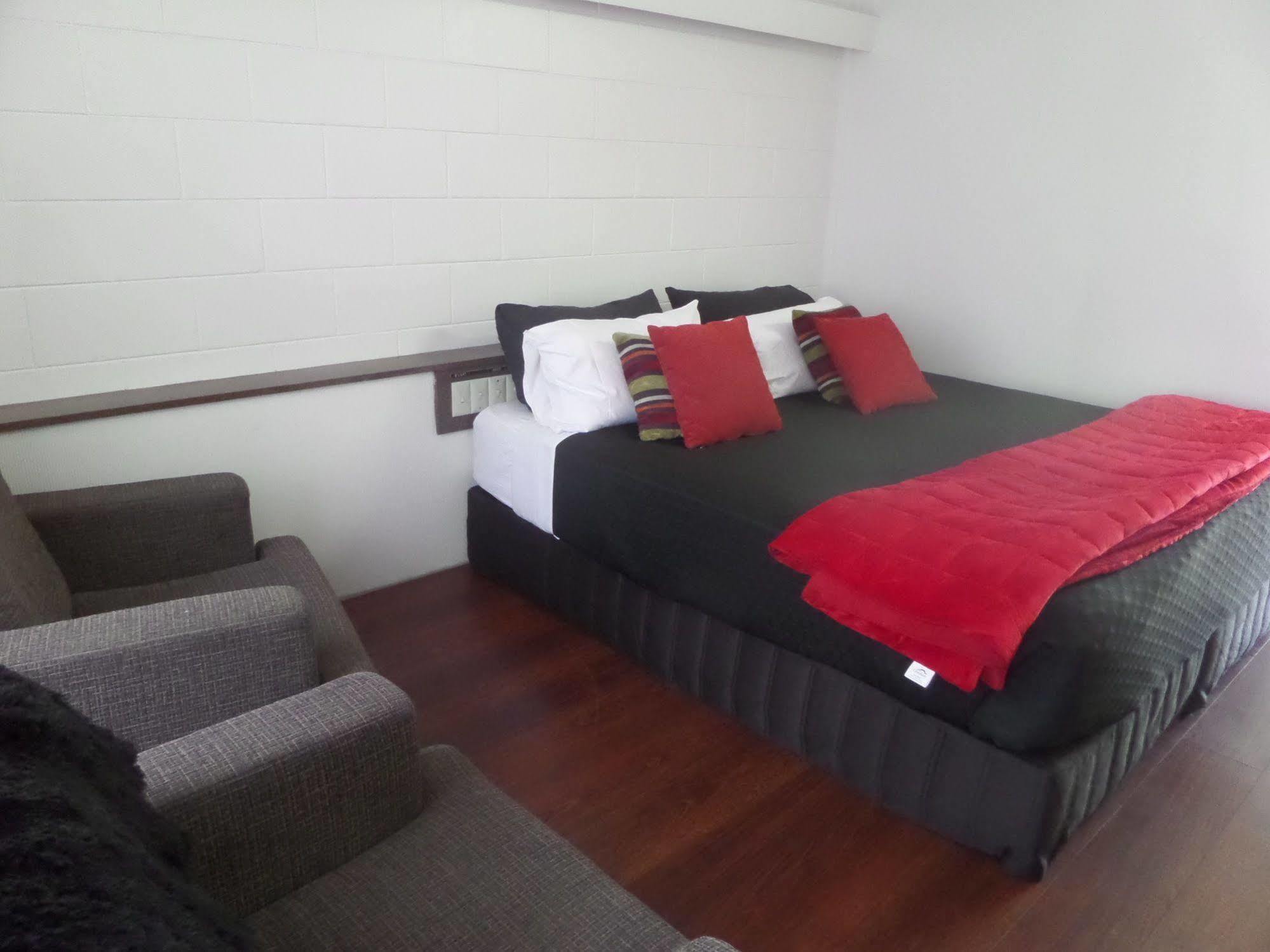 Motel Oasis Кингарой Экстерьер фото